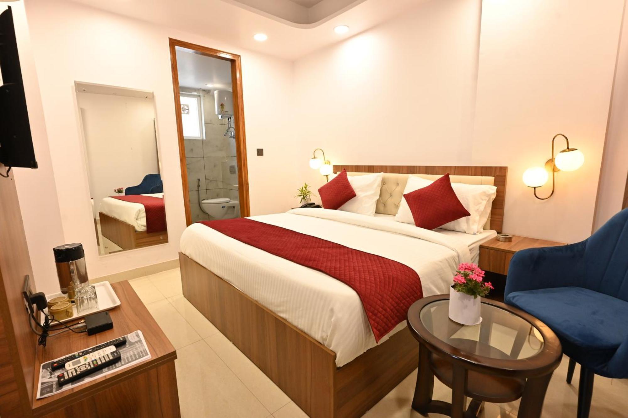 Hotel Down Town Paschim Vihar Delhi  Exterior photo